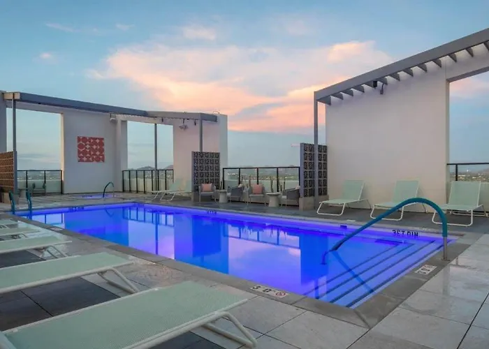 Boulevard Modern Highrise Stu Sky Pool Parking Gym 08 Phoenix
