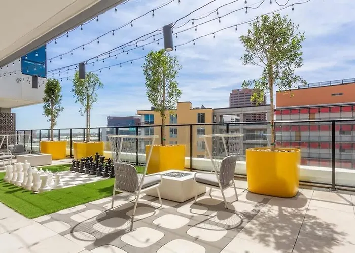Apartment Boulevard Modern Highrise Stu Sky Pool Parking Gym 08 Phoenix